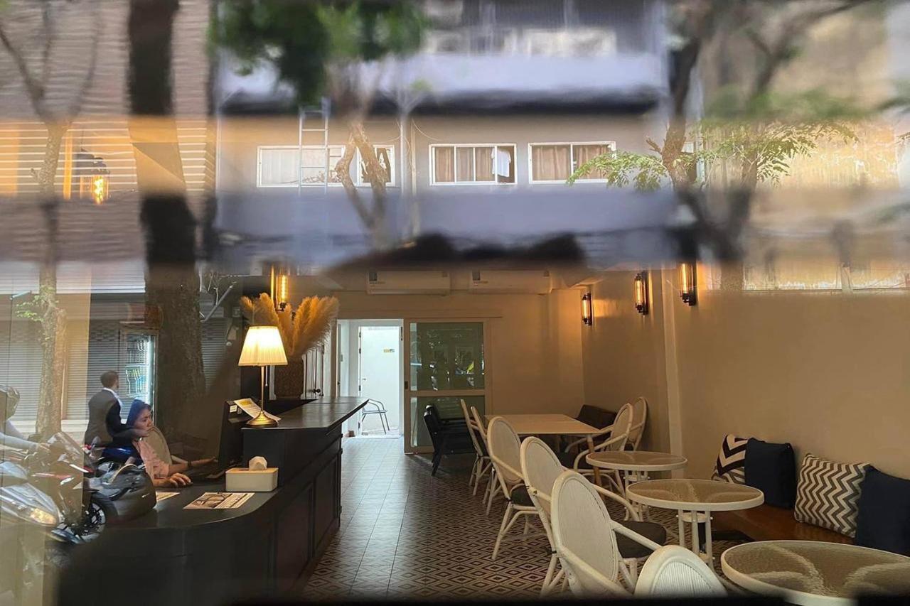 בנגקוק Forgotten Hostel Silom מראה חיצוני תמונה