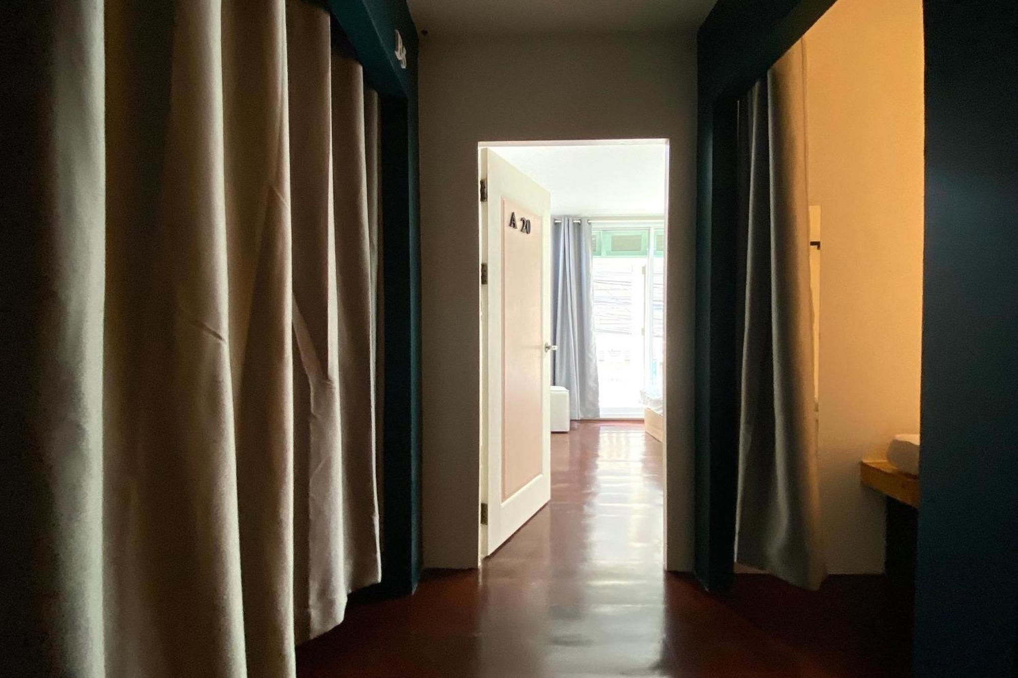 בנגקוק Forgotten Hostel Silom מראה חיצוני תמונה