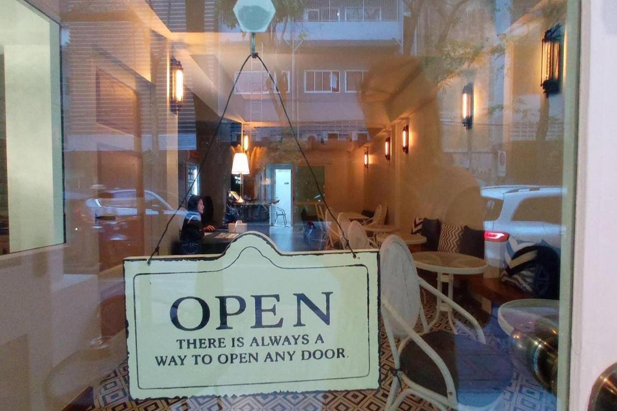 בנגקוק Forgotten Hostel Silom מראה חיצוני תמונה