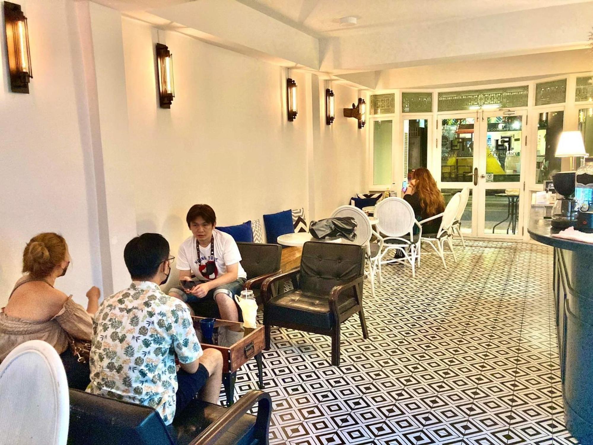 בנגקוק Forgotten Hostel Silom מראה חיצוני תמונה