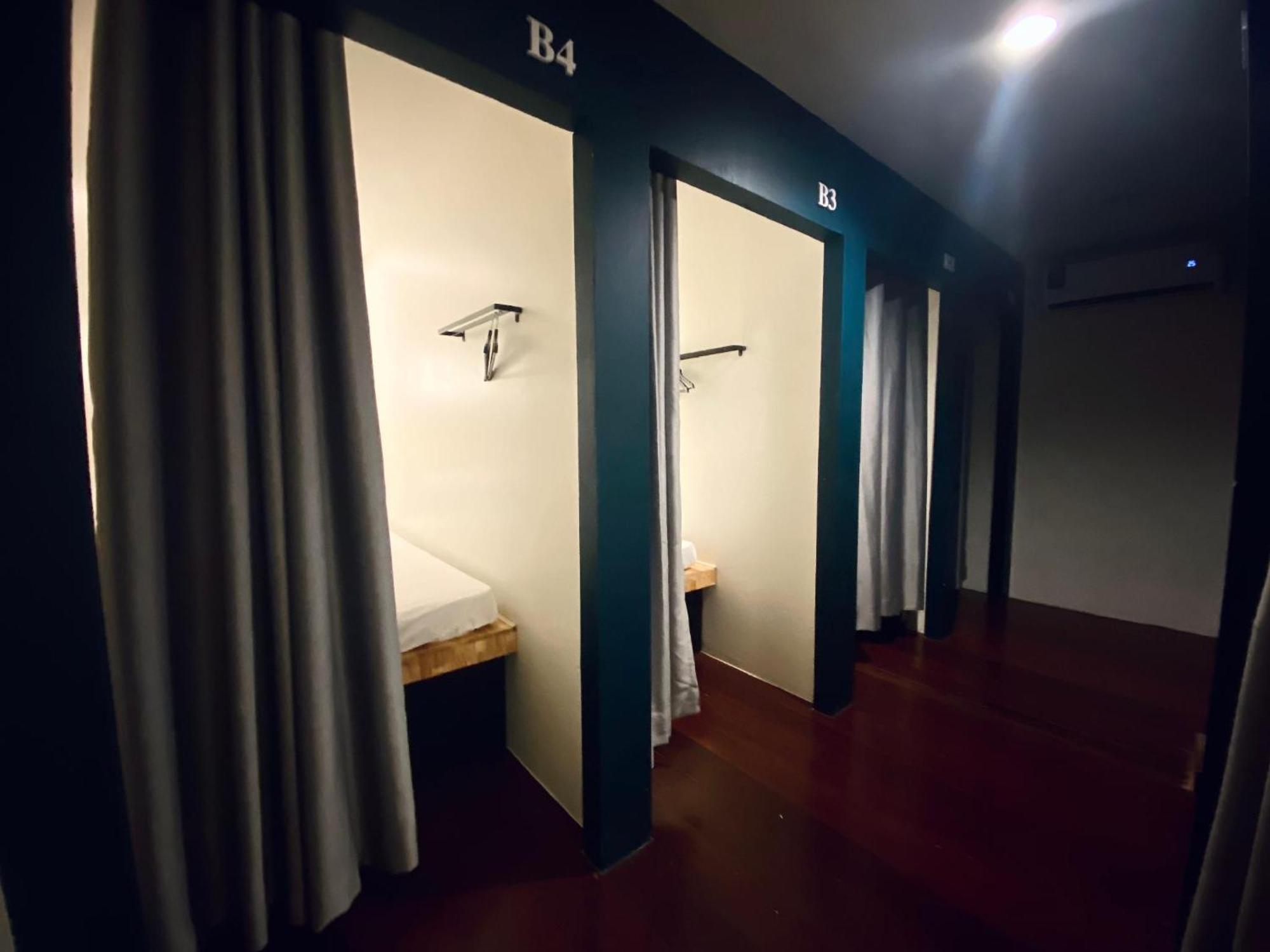 בנגקוק Forgotten Hostel Silom מראה חיצוני תמונה