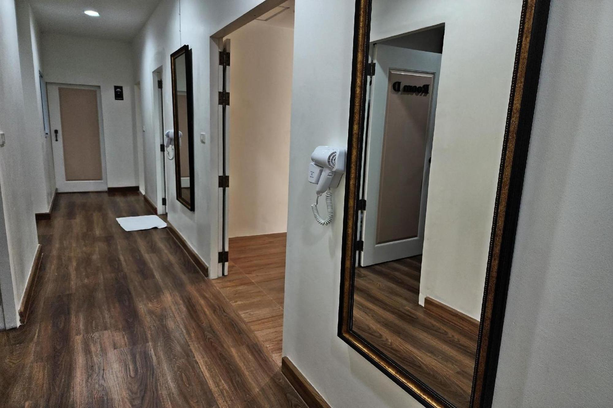 בנגקוק Forgotten Hostel Silom מראה חיצוני תמונה