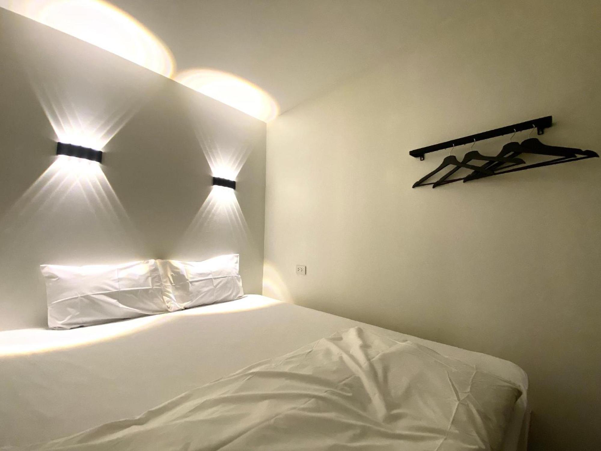 בנגקוק Forgotten Hostel Silom מראה חיצוני תמונה
